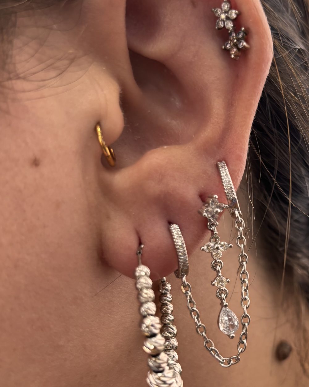 עגילי חישוק כדורים ציפוי כסף וזהב